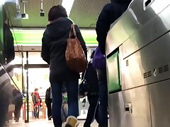 kyuseisyu01 Seductive Patient Tempts Young Doctors for Steamy Medical Encounters