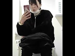 28105952 Sultry Japanese Cleaner Ignites Boss's Forbidden Passion