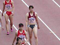 4k_05_4x400_02 Sizzling Solo Show-Curvy Babe Teasing Her Thirsty Pussy