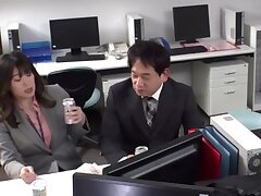 016DHT-0733 Sizzling Hairy Jap Cougar Takes Thick Cumshot Close-Up